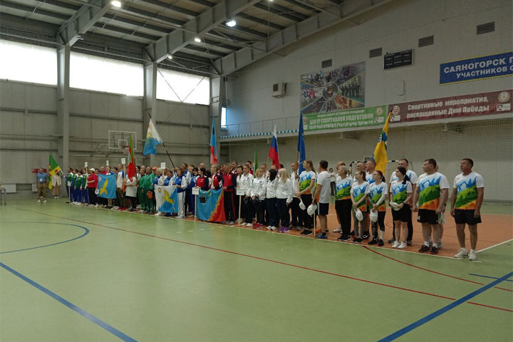 Совет муниципальных образований Хакасии проводит спартакиаду в спорткомплексе РУСАЛа 