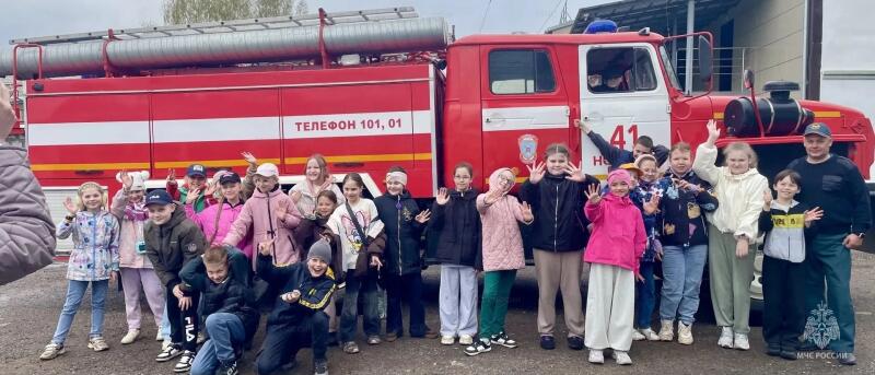 Кировские школьники побывали в старинной пожарной части города Нолинск