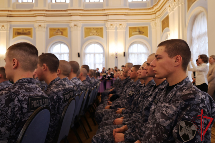 Сотрудники и военнослужащие Росгвардии посетили премьеру музыкально-исторической былины «Александр Невский»