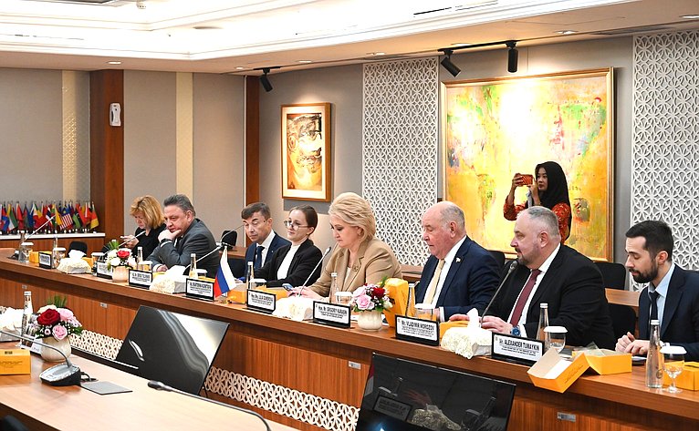 Сенаторы провели переговоры с Равиндрой Аирлангой и председателем Группы дружбы Совета народных представителей Республики Индонезии с нижней палатой российского парламента Вихади Виджаянто