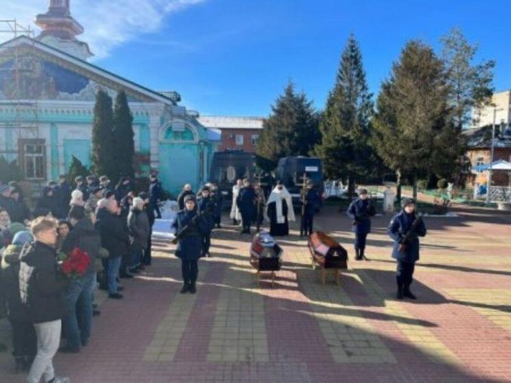 В Ростовской области в Батайске похоронили двух бойцов, погибших в ходе СВО