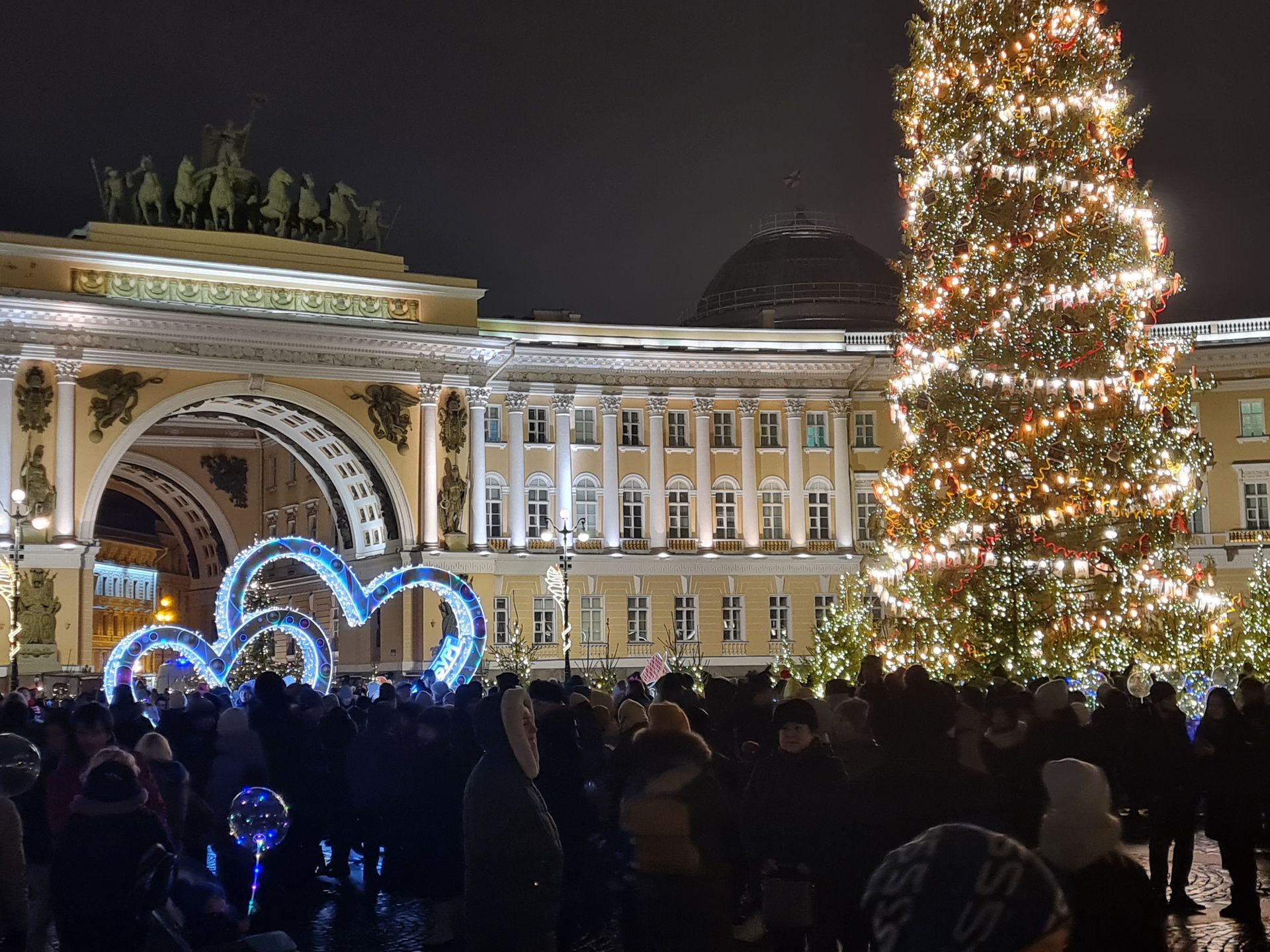 новогодняя дворцовая площадь