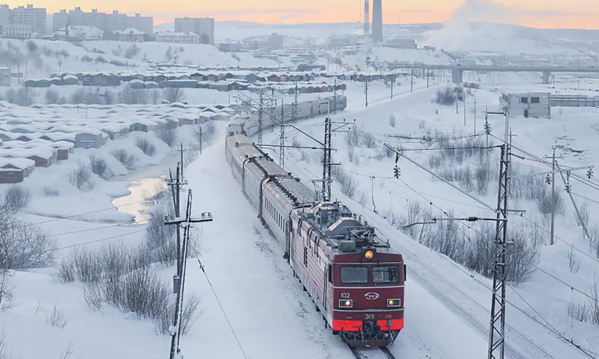Электровоз ЭП1 Мурманск пассажирский поезд