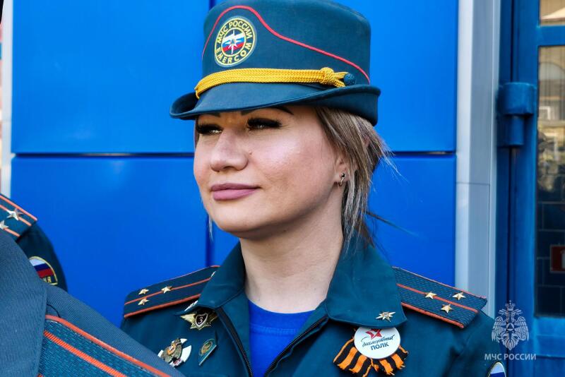 Знамя Победы подняли в МЧС России по Севастополю