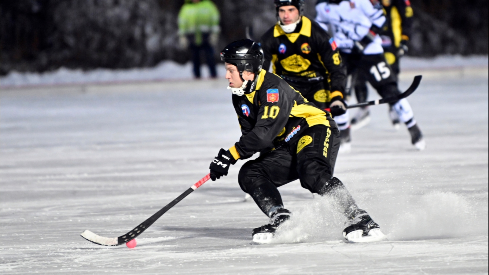 Gigi la Trottola Hockey su ghiaccio аниме