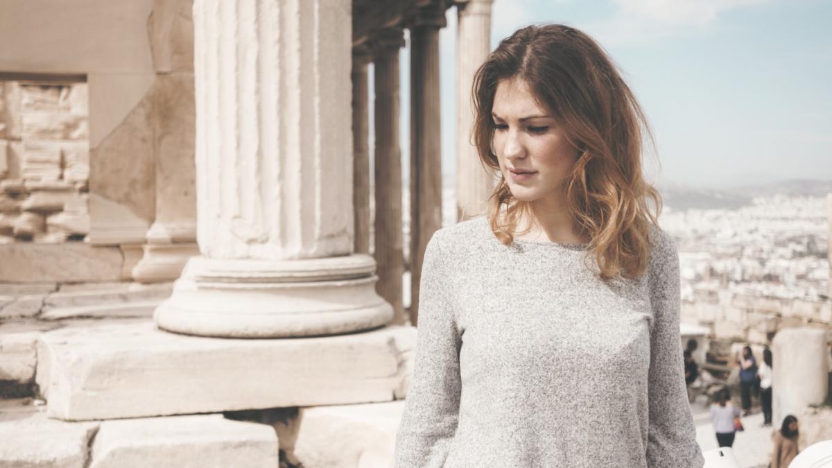 Женщина в Афинах