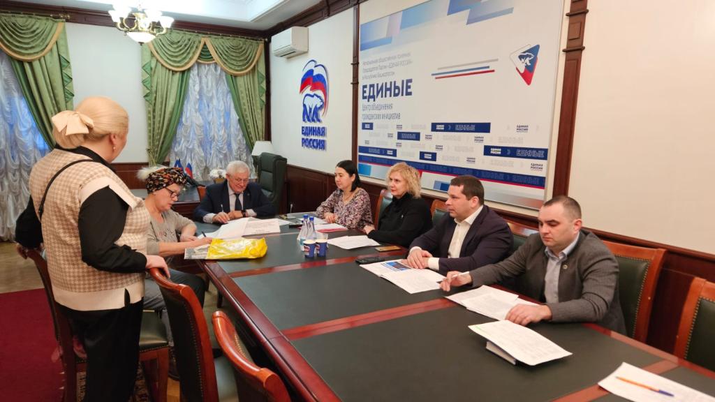 Сегодня, 6 марта, состоялся приём граждан в Региональной общественной приёмной Председателя Всероссийской политической партии «Единая Россия» в Республике Башкортостан.