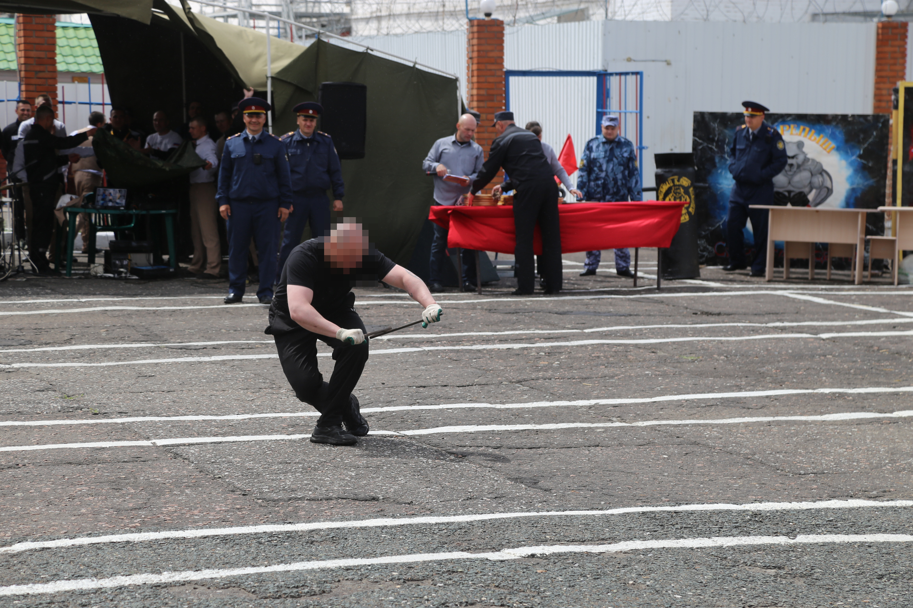 Полковник меренков омск. Осужденный омск. Осужденный омск. Задержание террористов в омске. Осужденный омск.