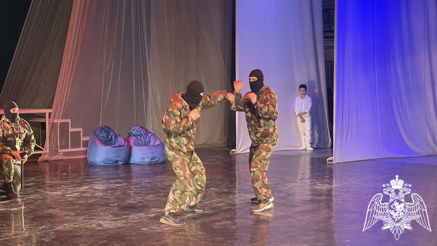 Сотрудники спецподразделения Росгвардии провели показательные выступления в рамках концерта «Россия – это мы»