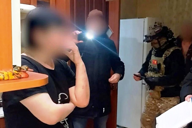 При содействии Росгвардии в Алтайском крае задержана подозреваемая в крупном мошенничестве