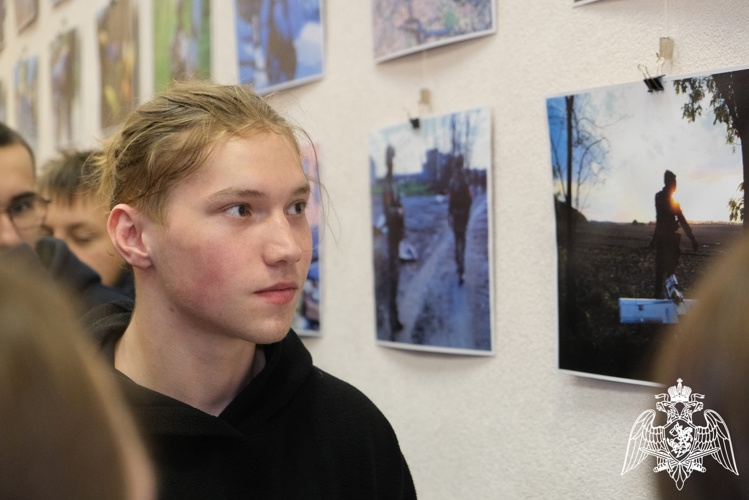 В Курске к 9-летию со дня образования территориального управления Росгвардии открылась фотовыставка