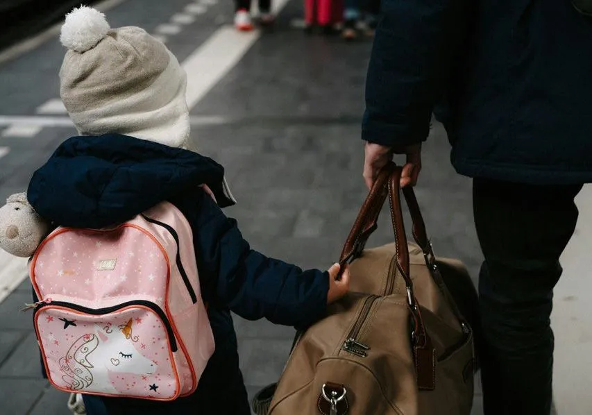 Паспорт для младенца. Детям до 14 лет для выезда за границу потребуется загранпаспорт | ФОТО Mathias Reding on Unsplash