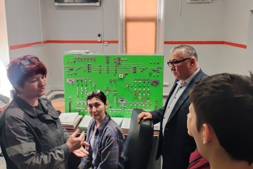 Школьникам провели экскурсию на ж/д станции под Волгоградом