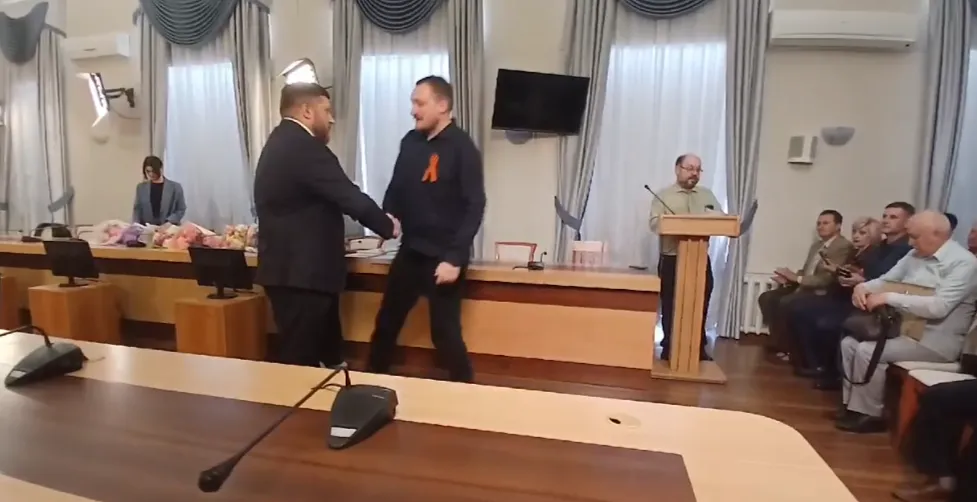 В Севастополе наградили сотрудников отрасли связи, теле‑ и радиовещания></div><div class=