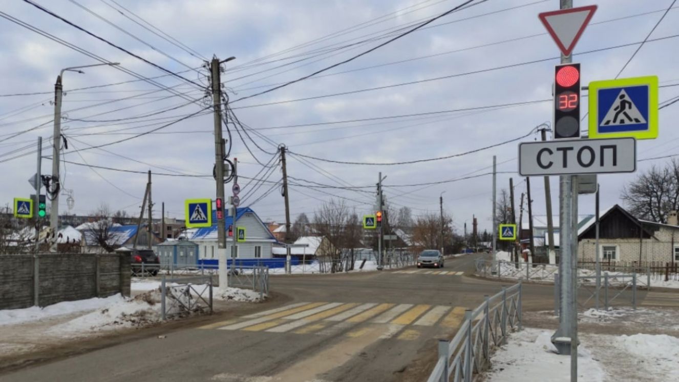 Светофор жуковка брянская область. Светофор жуковка брянская область. Светофор жуковка брянская область. Жуковка магазин светофор. Деревня жуковка магазины.