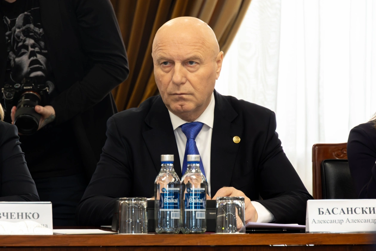 Александр Басанский: Важно, что запуск ЛЭП и санатория "Талая" - на особом контроле Юрия Трутнева и Сергея Носова Источник