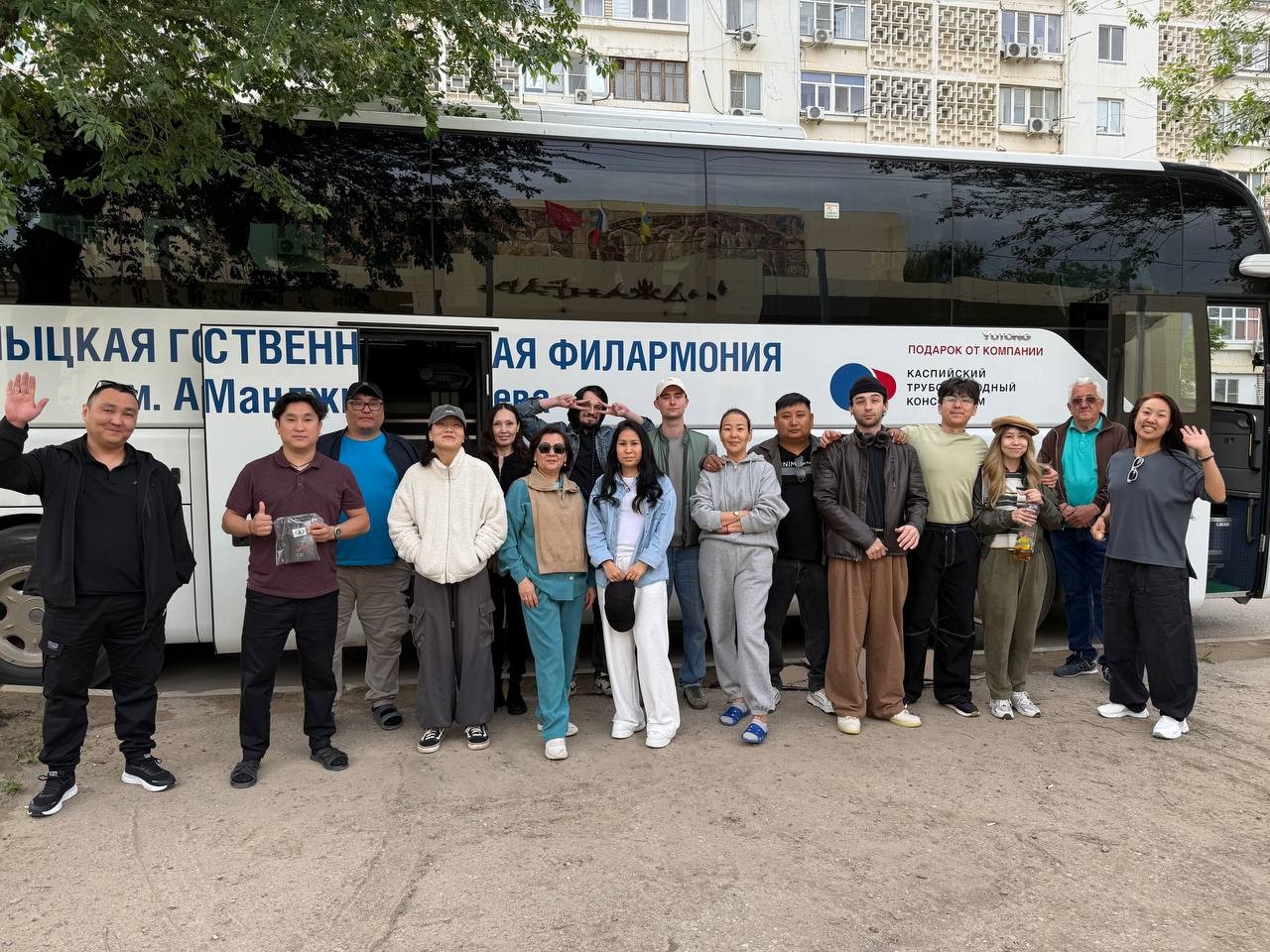 Сегодня Калмыцкий государственный театр кукол «Джангр» отправился на IX Международный театральный фестиваль «Любовь, что движет солнце и светила».