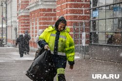 Мусорщики ежедневно рискуют здоровьем, чтобы обеспечить безопасность и комфорт жителей