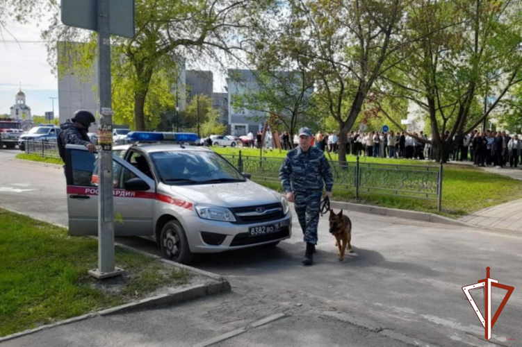 Росгвардейцы на Среднем Урале напоминают детям о правилах безопасности в период летних каникул