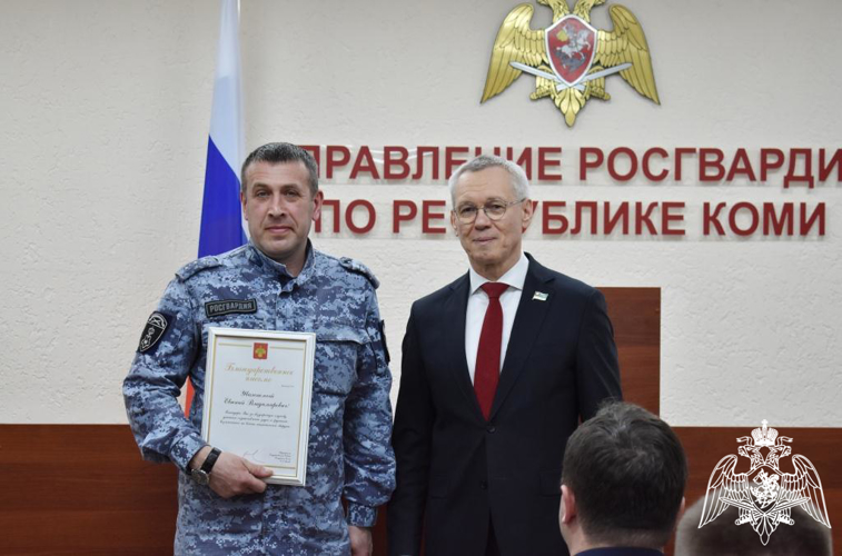 В Сыктывкаре личный состав Росгвардии поздравили с профессиональным праздником