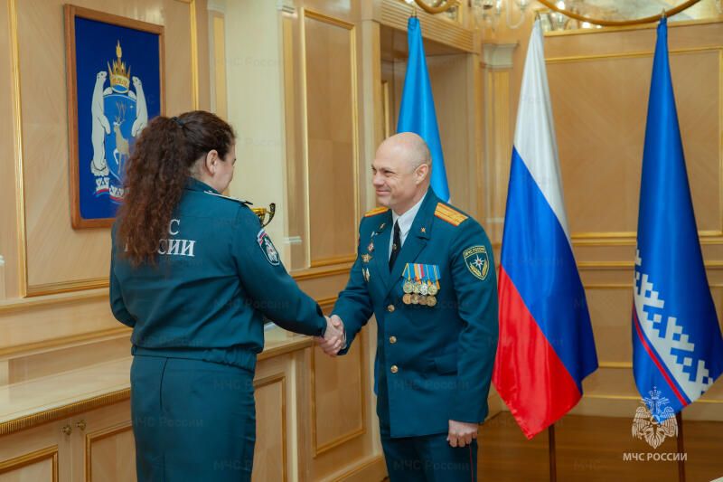 Торжественная церемония награждения победителей на Ямале: сотрудники Главного управления МЧС России по ХМАО–Югре отмечены высшими наградами УрФО