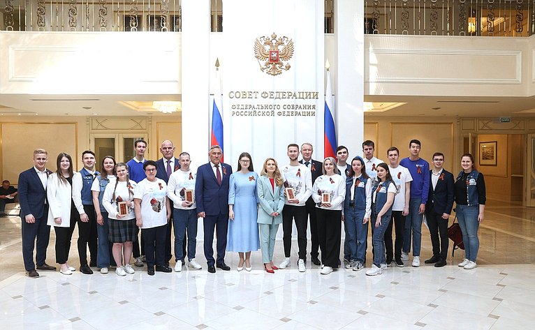 Открытие в Совете Федерации выставки, посвященной акции «Георгиевская ленточка»