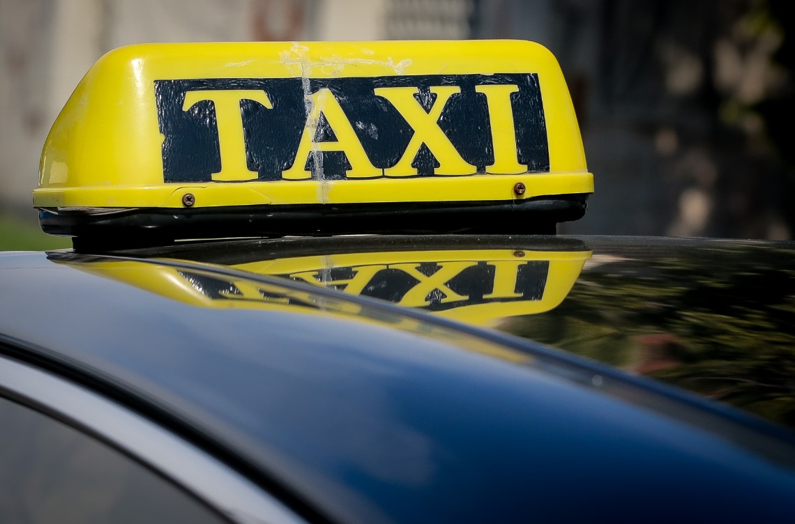 Телефоны такси в тюмени недорого. Таксист. Такси Тюмень. Местные таксисты. Пермское такси.