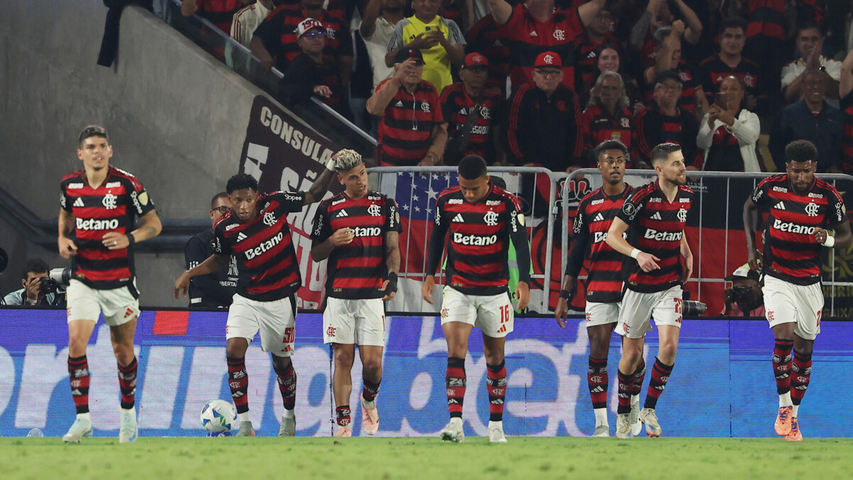 «Фламенго» обыграл «Расинг» в Кубке Либертадорес, Карраскаль забил гол