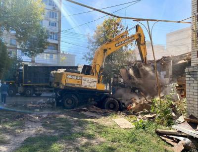 На Большой Казачьей в Саратове снесли старый дом