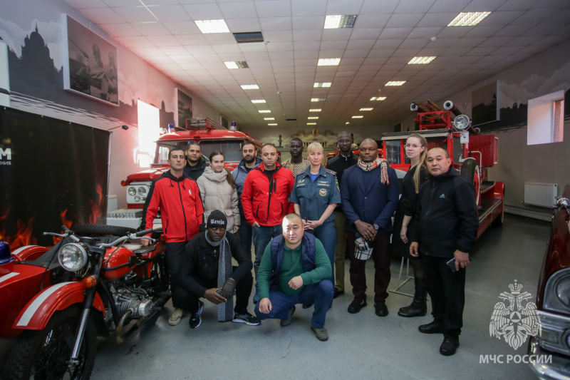 Иностранные гости посетили пожарно-техническую выставку им. Б.И. Кончаева