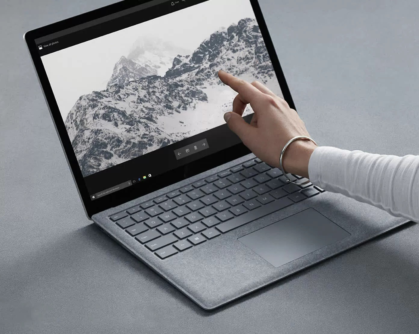 Любой поверхности и можно. Microsoft surface Laptop 3. Тонкий ноутбук сурфейс. Лучшие ультрабуки 2022. Ноутбук для начинающих.