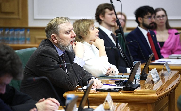 Круглый стол Комитета СФ по науке, образованию и культуре «Воспитание и просвещение как инструменты формирования личности в современном обществе» (в рамках XIV Рождественских парламентских встреч)