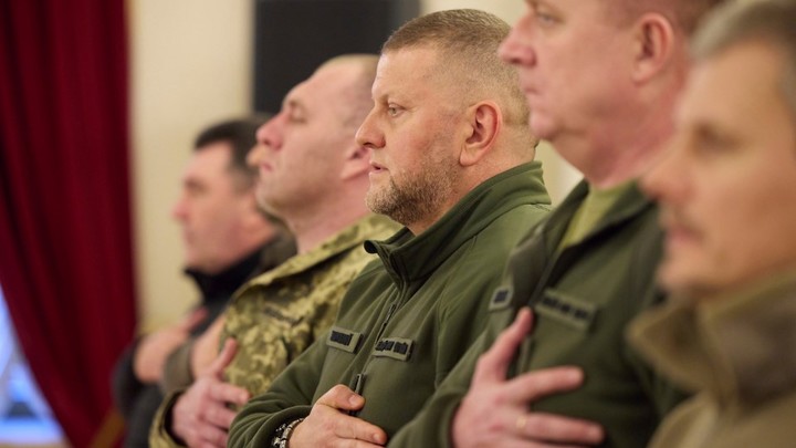 Небратья не слушают своего президента: Запад не может определиться с командующим армией Киева