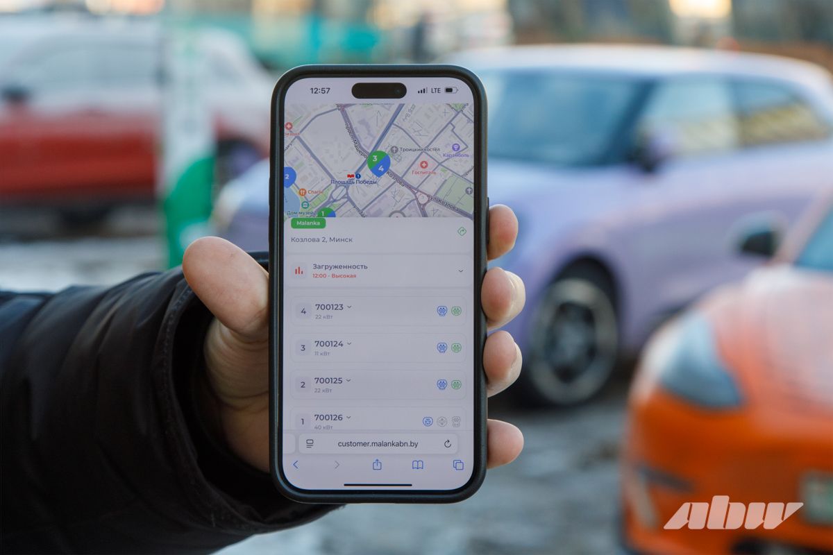 Таксисты занимают все зарядки? Что происходит на электрозаправках днем