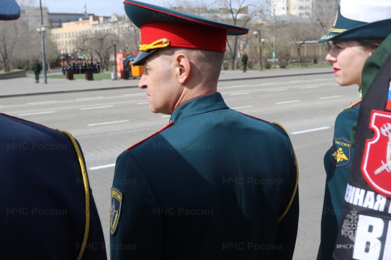 Сотрудники МЧС России приняли участие в Параде Победы в Чите