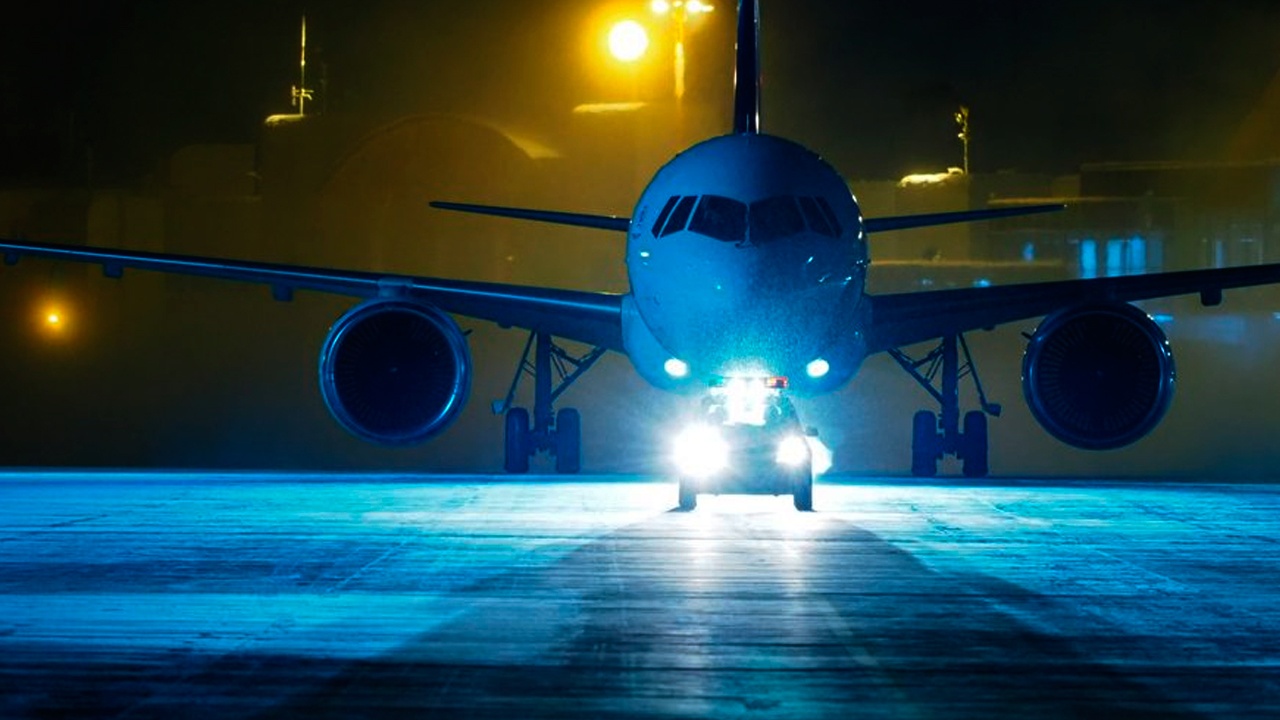 рк - и 800 самолет. пулково из самолета.