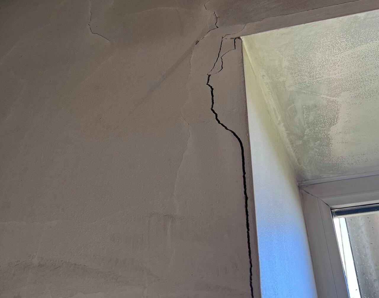 Прокуратура выявила трещины в фундаменте и стенах ФОКа ЗабГУ