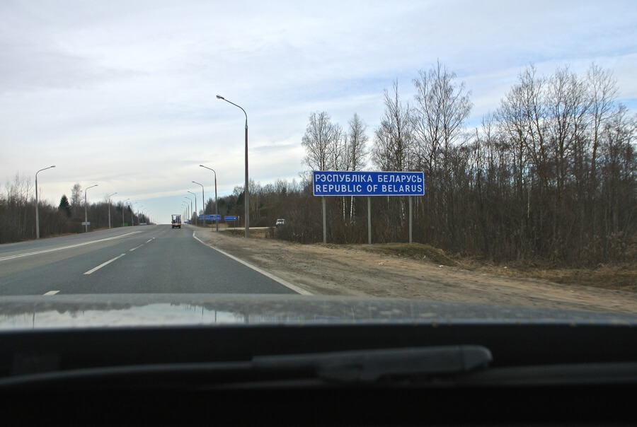 Белоруссия ехать. Трасса м1 Москва Минск. Дорога Москва Смоленск Минск м1. Белоруссия м1 370км. Граница Белоруссии и России на трассе м1.