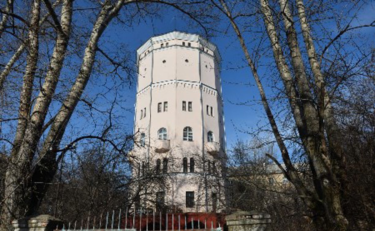 Жилая водонапорная башня в туле. Водонапорная башня тула. Водонапорная башня тула кировский. Водонапорная башня тула. Тула водонапорная башня улица академика павлова.