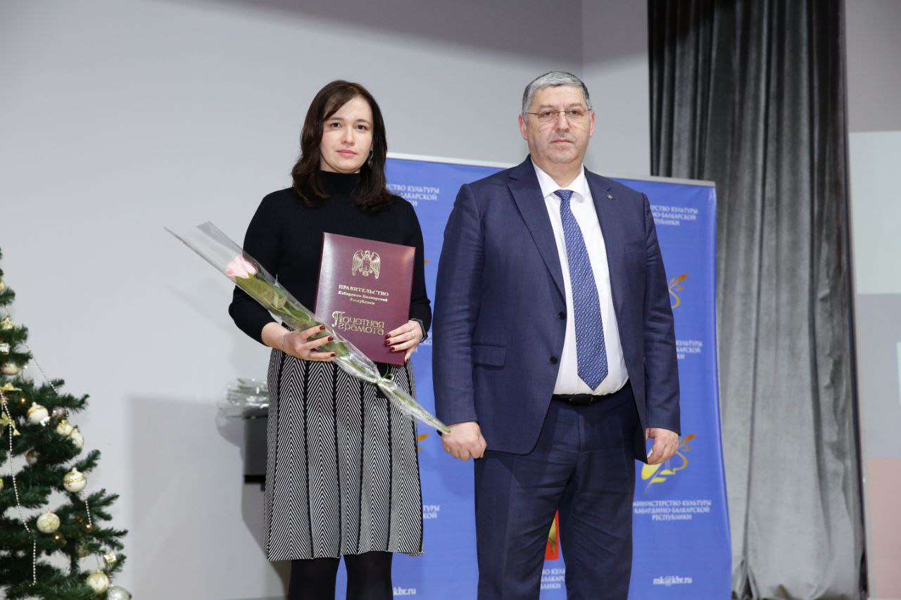 В Нальчике ко Дню российской печати наградили журналистов