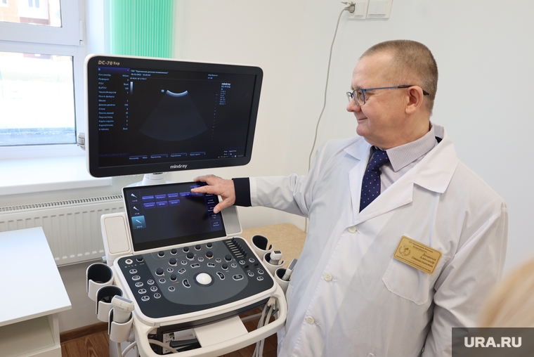 Осмотр новой детской поликлиники. Курган