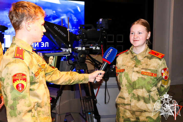 Учащиеся подшефного класса Росгвардии побывали в гостях у журналистов телекомпании ГТРК «Марий Эл»