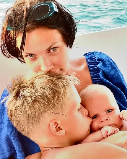 Екатерина Стеблина с сыновьями