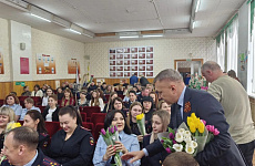 Поздравление с 8 Марта сотрудниц скорой медицинской помощи, управления по делам ГО и ЧС, правоохранительных органов