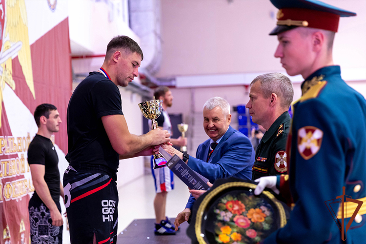Бойцы СОБР из Тюмени стали призерами чемпионата Росгвардии по комплексному единоборству 