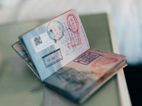 Где туристы еще успеют получить шенгенскую визу на майские праздники