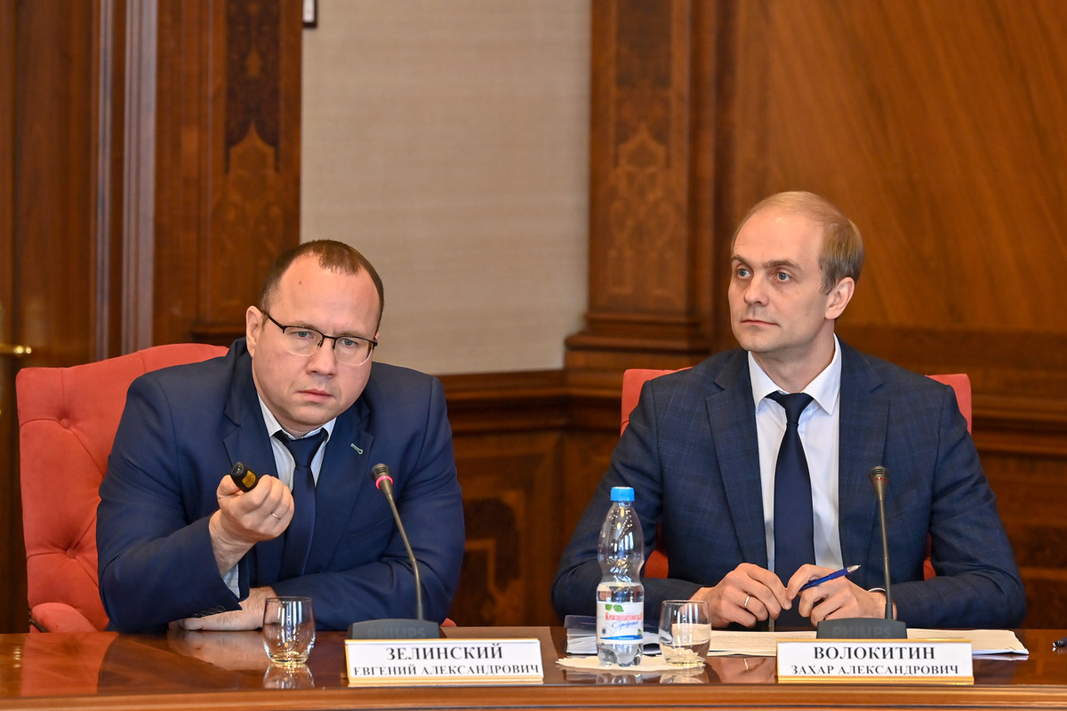 Изображение новости "«Нужно заканчивать эту историю»: Ростислав Гольдштейн потребовал реалистичную смету для реконструкции набережной в Сыктывкаре"