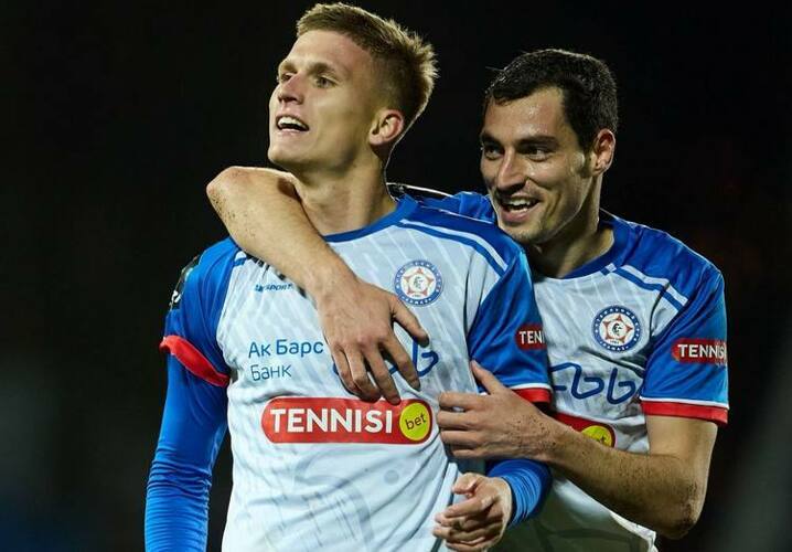 Даниил Моторин (слева) — один из игроков, кто раскрылся под началом Ахметзянова