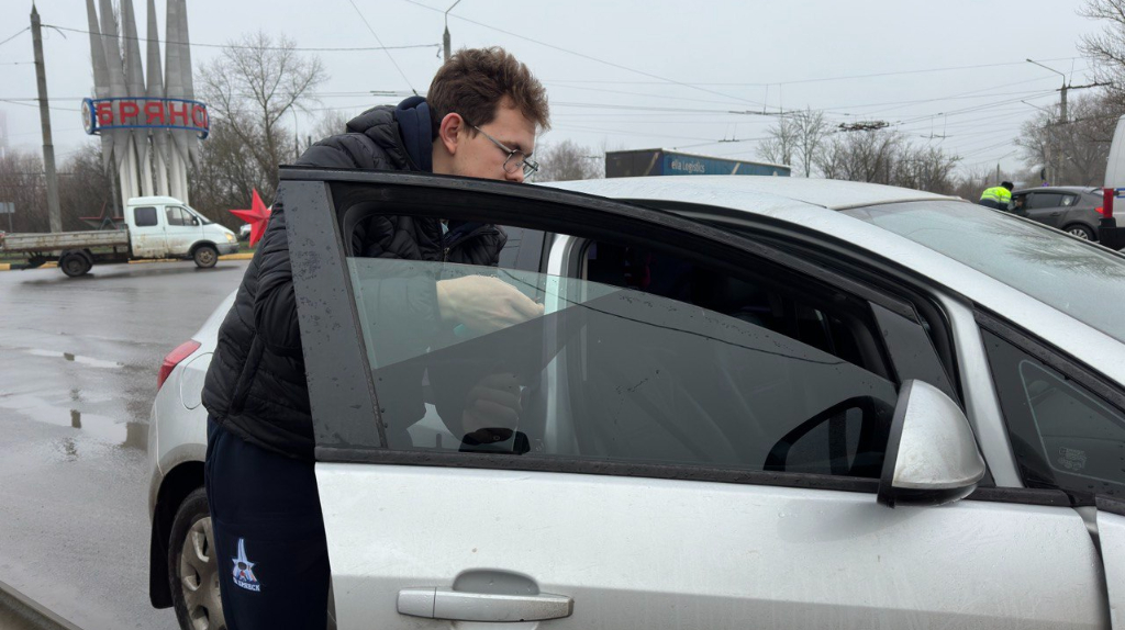 В Брянске за два часа поймали 67 любителей сильной тонировки