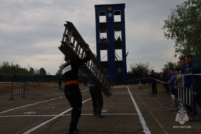 В Чите прошли соревнования по пожарно-спасательному спорту